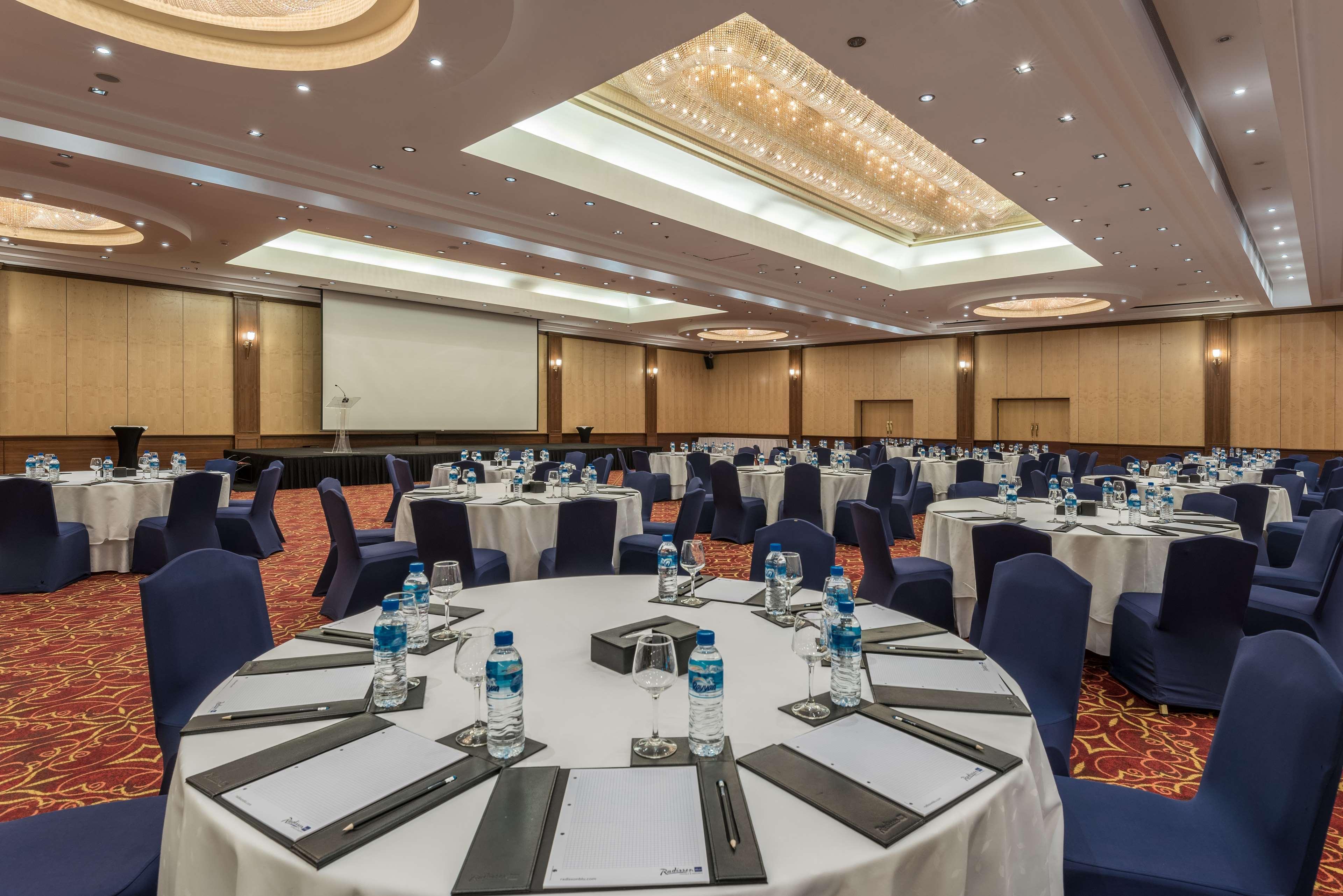 Готель Radisson Blu Hotel, 5*